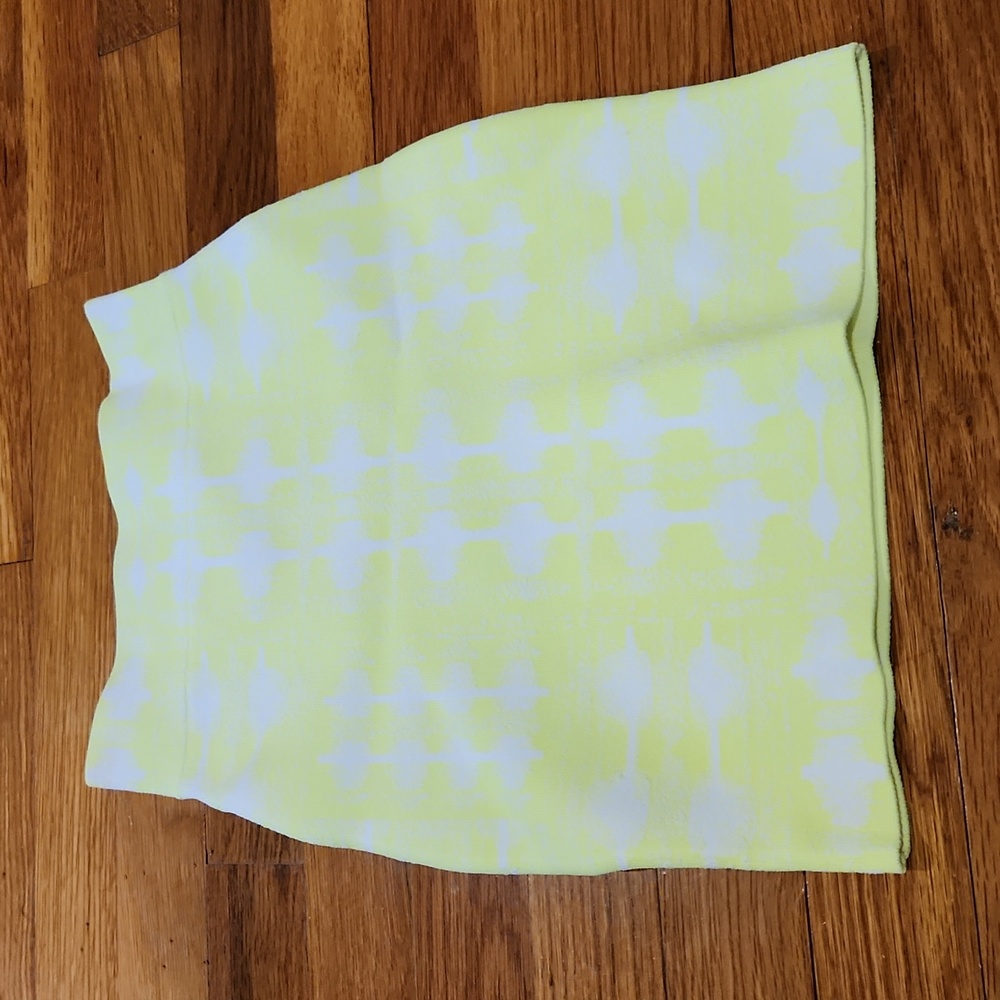 BcbgMaxAzria skirt